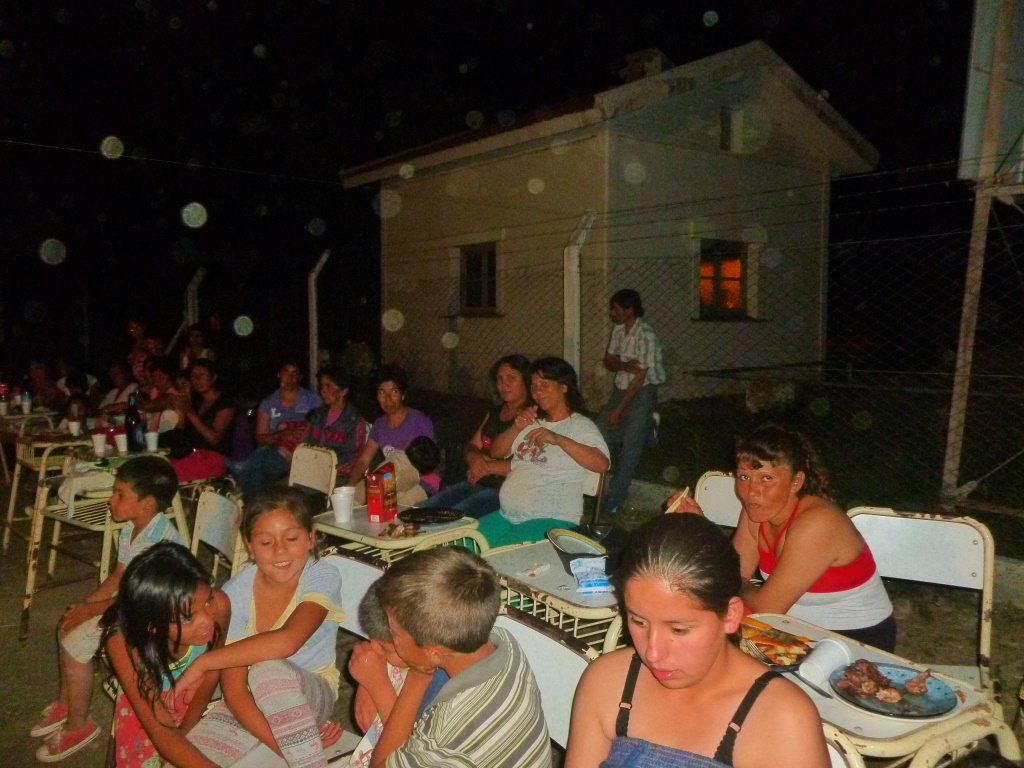 El pueblo de Antajé agasajó a un centenar de madres