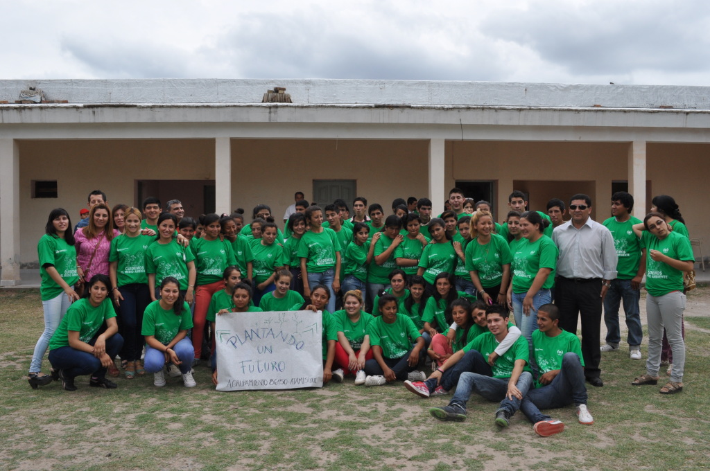 Alumnos de Villa Atamisqui plantaron árboles