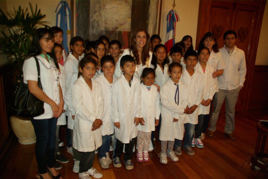 Alumnos de la escuela de La Florida visitaron a la gobernadora