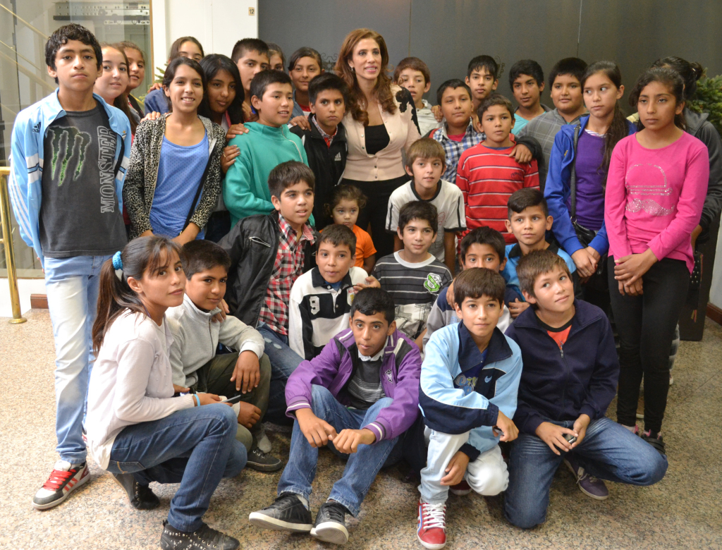 Alumnos de Medellín visitaron Casa de Gobierno