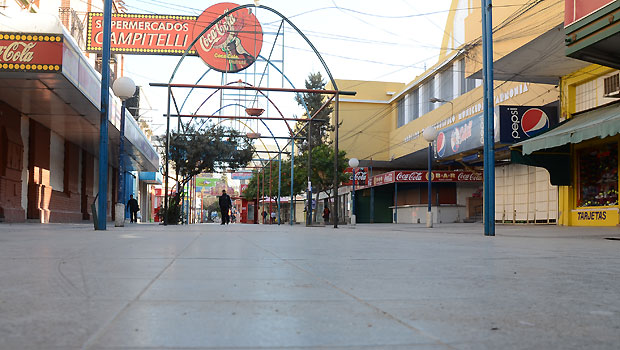 El lunes 28 no habrá actividad comercial en negocios locales El lunes 28 no habrá actividad comercial en negocios locales