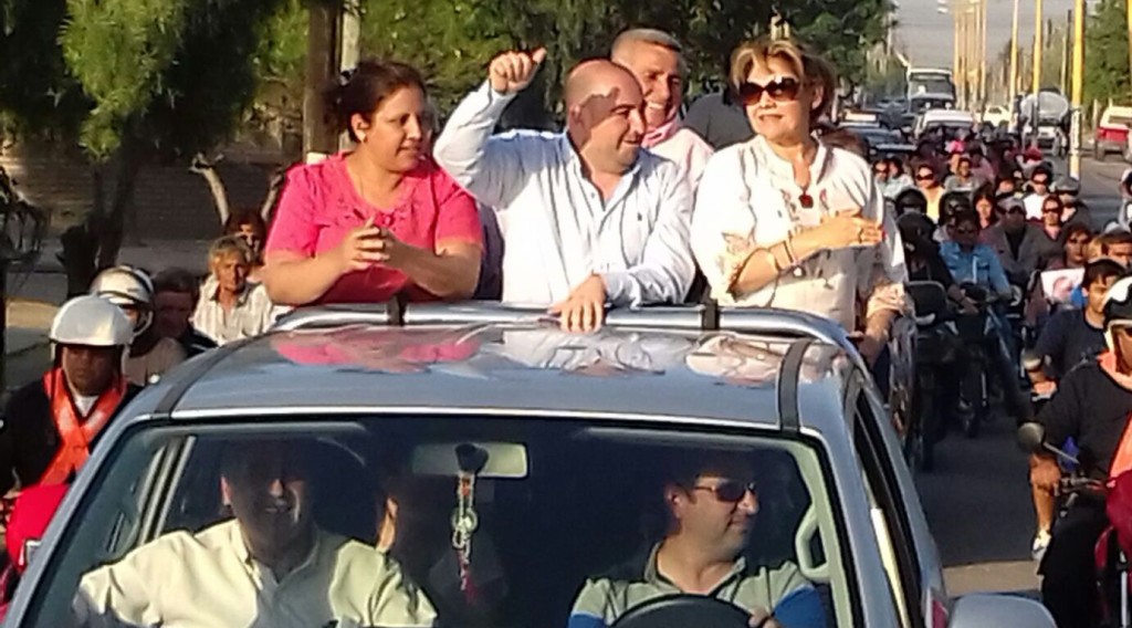 Pablo Mirolo cerró su campaña electoral con una multitudinaria caravana