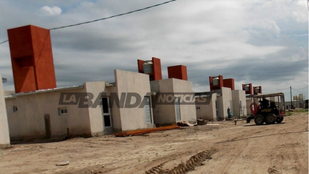 Un enorme complejo habitacional se levanta al norte de La Banda Un enorme complejo habitacional se levanta al norte de La Banda