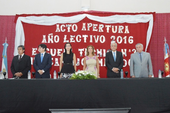 La gobernadora dio inicio al ciclo lectivo en la Escuela Industrial