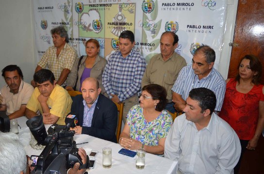 Anuncian el aumento salarial del 35% para los municipales bandeños