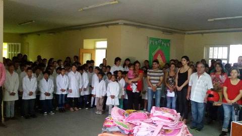 Entregan mochilas y kits escolares a alumnos del departamento Guasayán