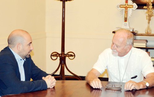 El municipio y la iglesia coordinan acciones conjuntas contra los flagelos sociales