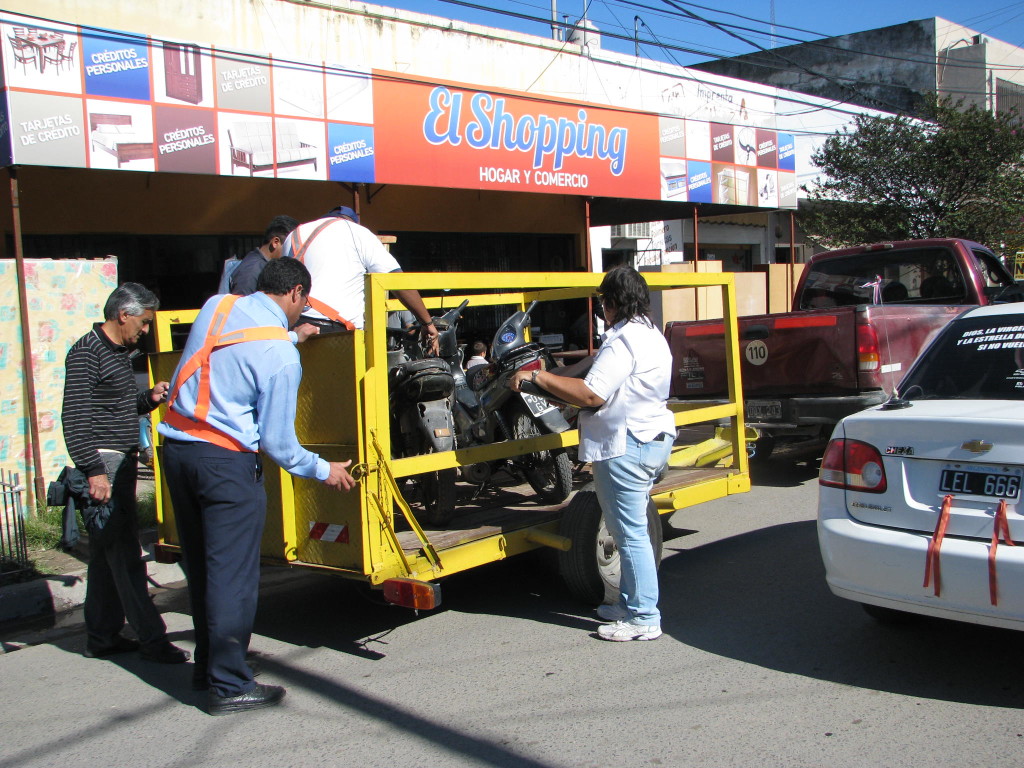 Lanzan un operativo para retirar motos de veredas y peatonales