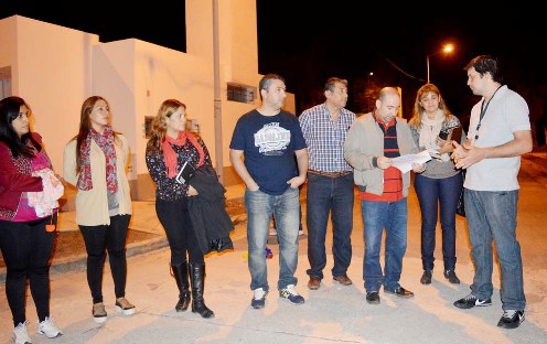 Mirolo visitó a vecinos del barrio ProCreAr