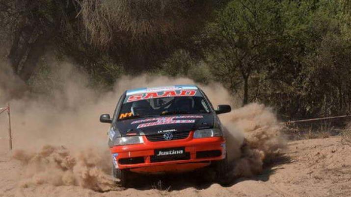 La comunidad de Antajé aguarda expectante el paso del rally santiagueño La comunidad de Antajé aguarda expectante el paso del rally santiagueño
