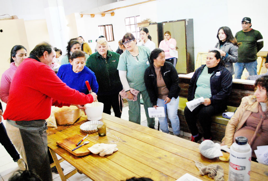 Capacitan sobre el uso de soja y huevo deshidratado para comidas
