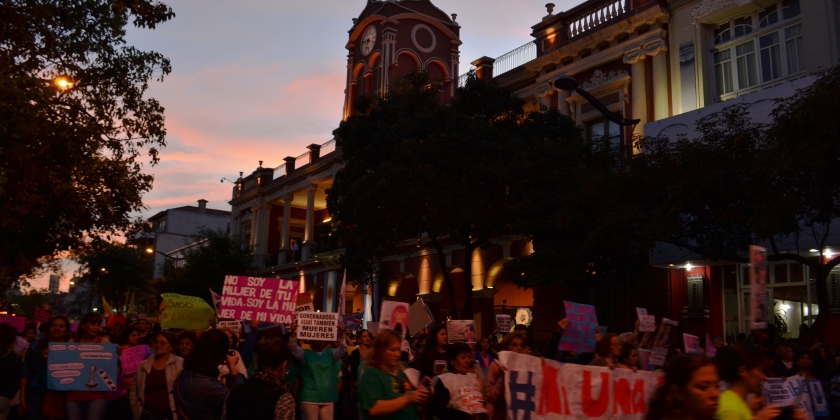 “Ni una menos”: Los santiagueños renuevan el reclamo marchando por las calles de la ciudad