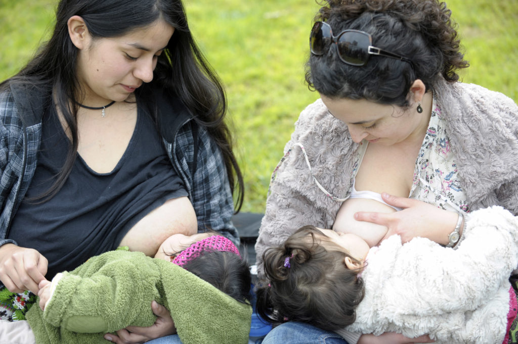 Santiago prepara su “Pique-tetazo” a favor de la lactancia materna Santiago prepara su “Pique-tetazo” a favor de la lactancia materna