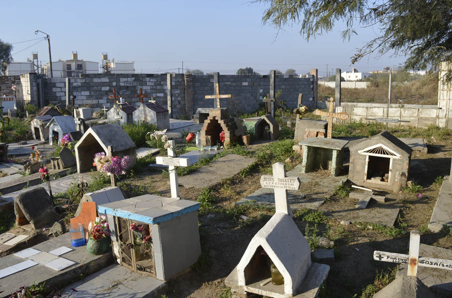 Vándalos robaron parte del tapiado perimetral del cementerio La Misericordia