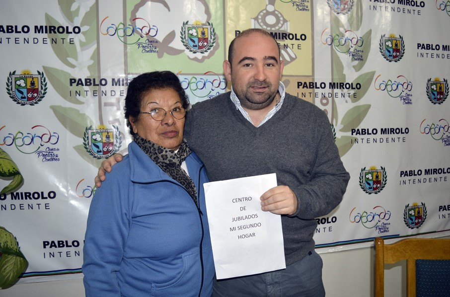 La comuna entregó elementos para la refacción de un centro de jubilados