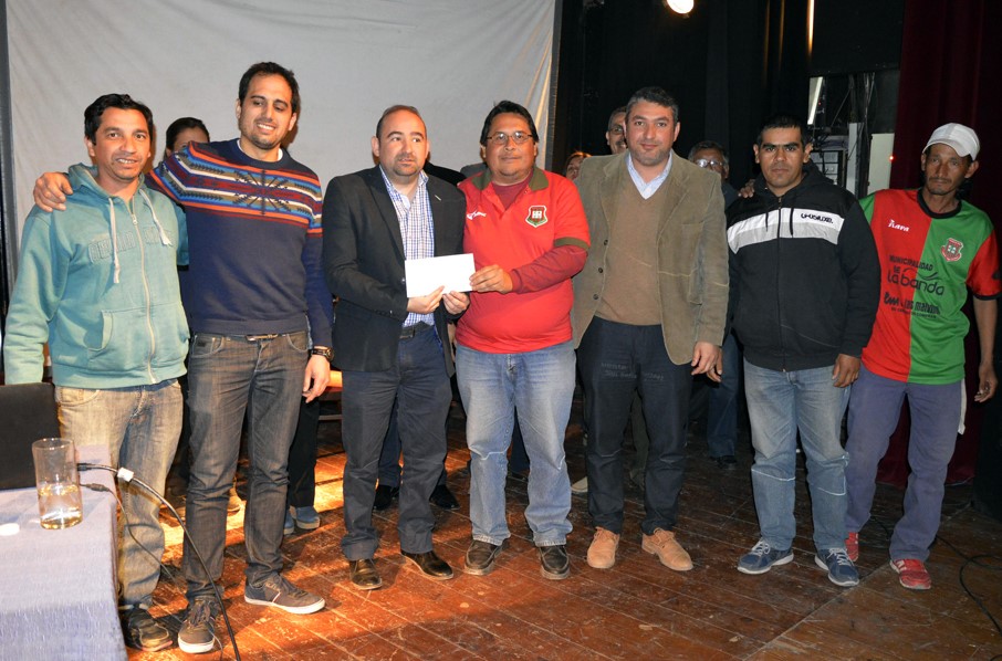 Municipio y Nación entregan medio millón de pesos en ayuda a instituciones deportivas