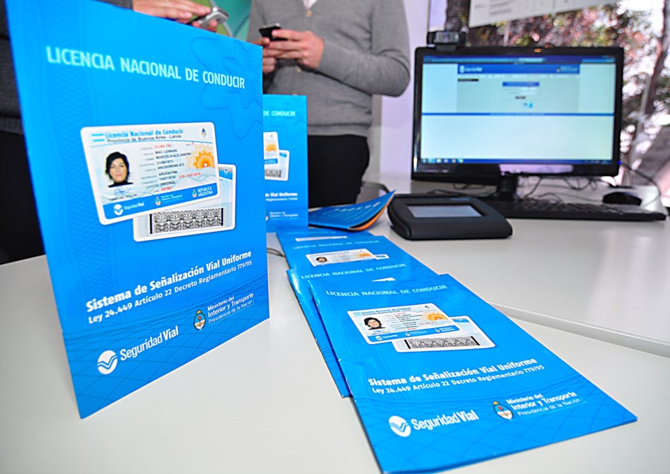 Personal de la Dirección de Tránsito se capacitó en el Sistema Único de Licencia de Conducir
