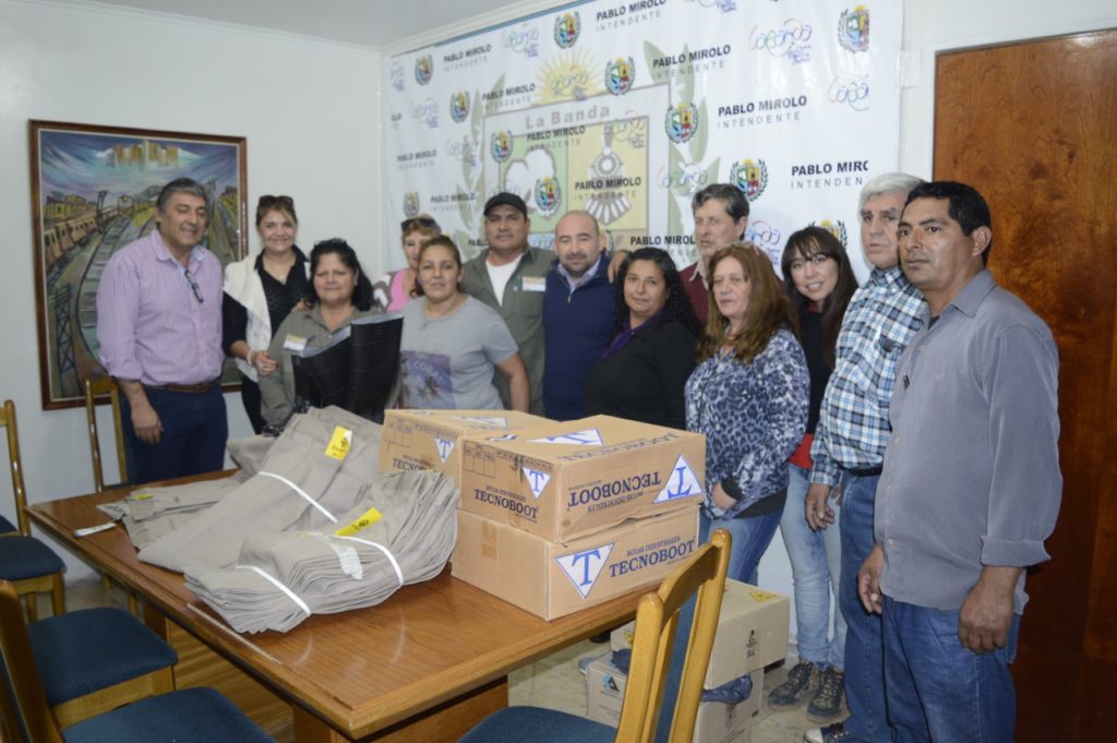 Entregan indumentaria al personal de Mayordomía de la comuna