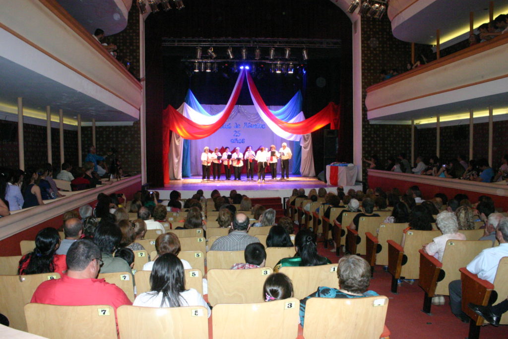 El Club de Abuelos celebró sus Bodas de Plata en el Cine Teatro Renzi El Club de Abuelos celebró sus Bodas de Plata en el Cine Teatro Renzi