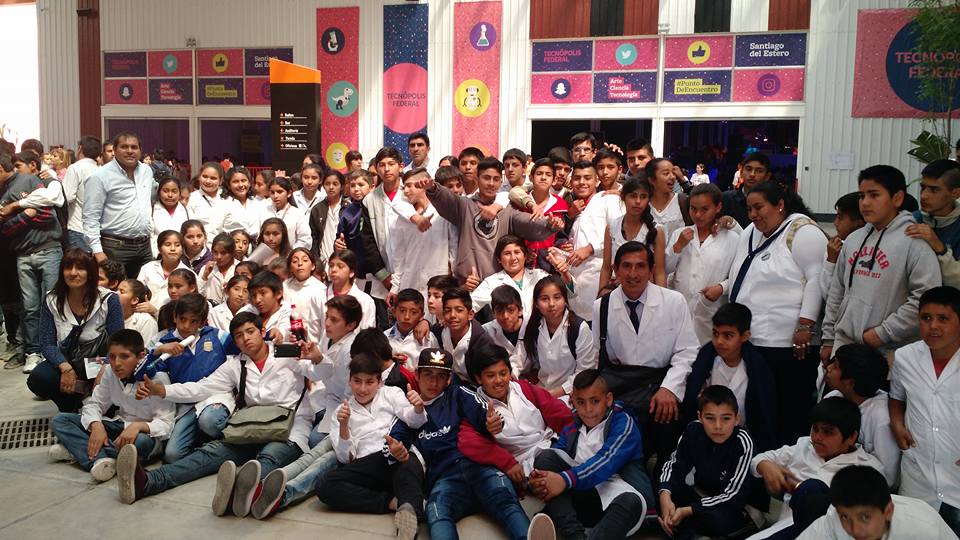 Más de 900 chicos de Bandera Bajada quedaron maravillados con Tecnópolis