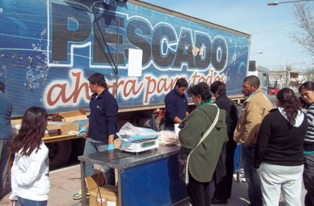 El camión de “Pescado Nacional” llega a la ciudad de La Banda