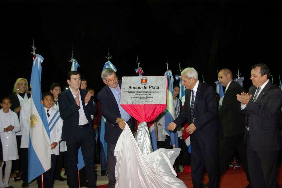 Nueva Esperanza celebró sus Bodas de Plata con obras y la entrega de viviendas