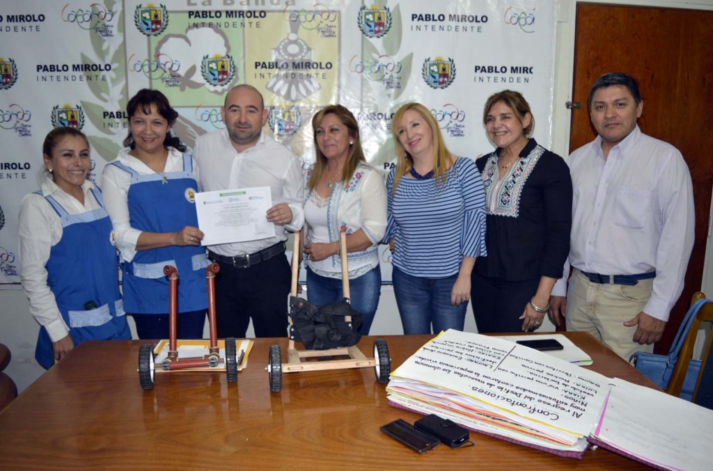 Mirolo recibió a las docentes que recibieron un reconocimiento en la Feria Nacional de Ciencia