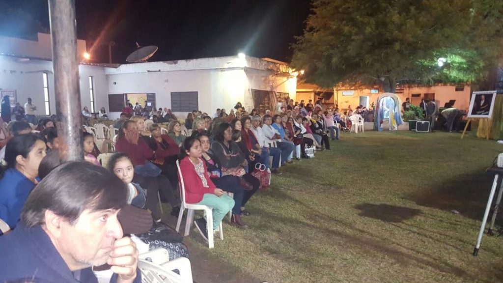 El cine móvil se presentó en la ciudad de Frías