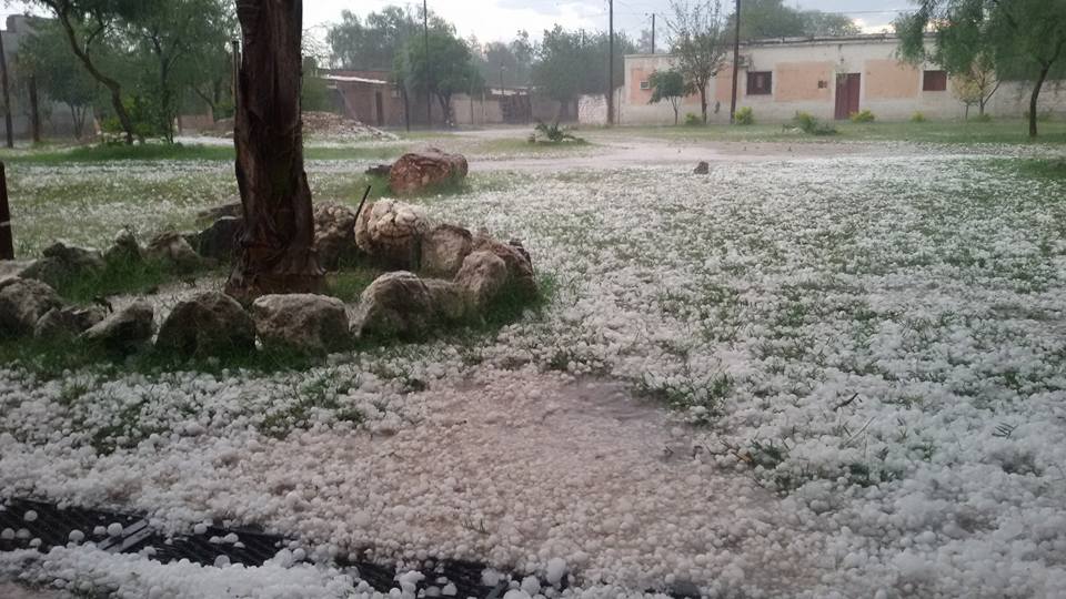 San Pedro intenta recuperarse luego de haber quedado bajo un manto de granizo