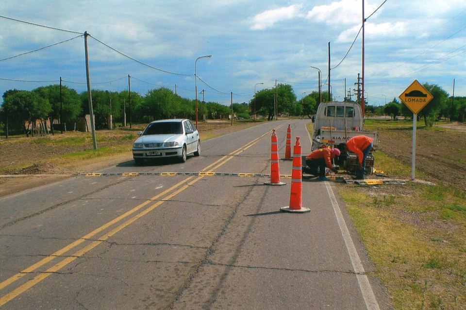 Instalan más reductores de velocidad en Estación Simbolar Instalan más reductores de velocidad en Estación Simbolar