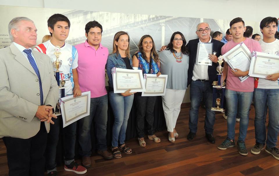 La Legislatura distinguió a las selecciones de Hockey Social Santiago Interior
