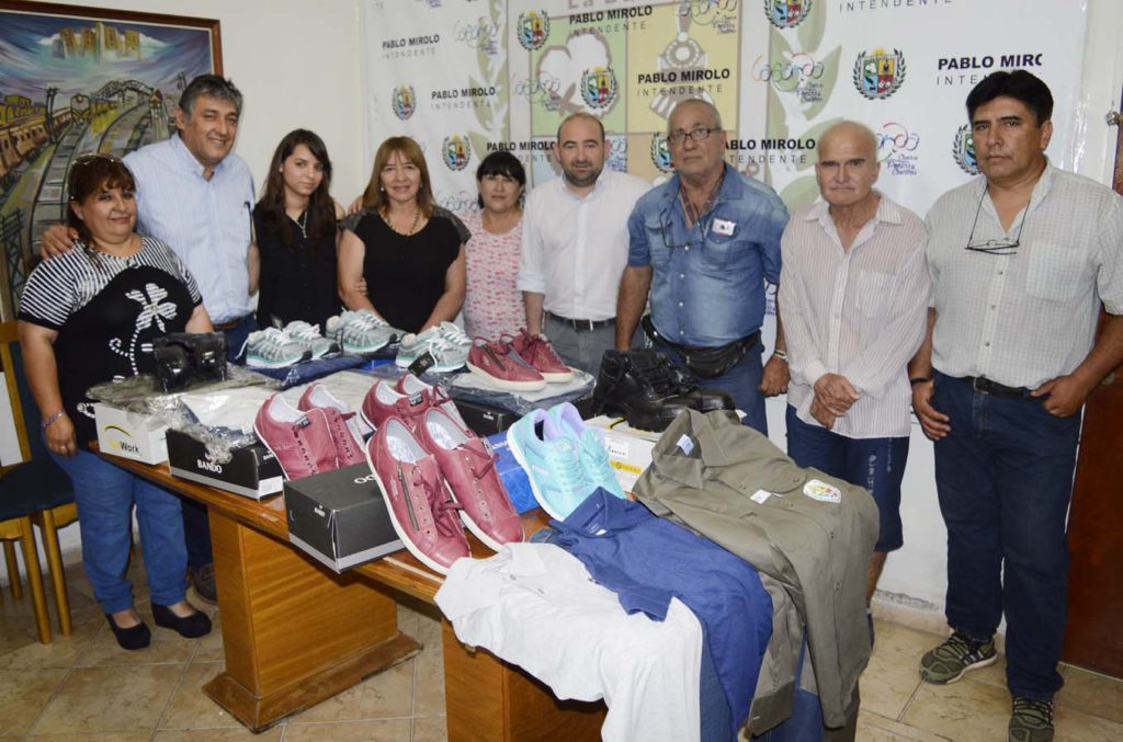 Mirolo entregó uniformes y herramientas al personal de Servicios Públicos