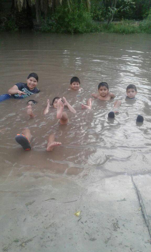 El intendente Mirolo recorrió las zonas afectadas por la gran cantidad de lluvia para asistir a los damnificados