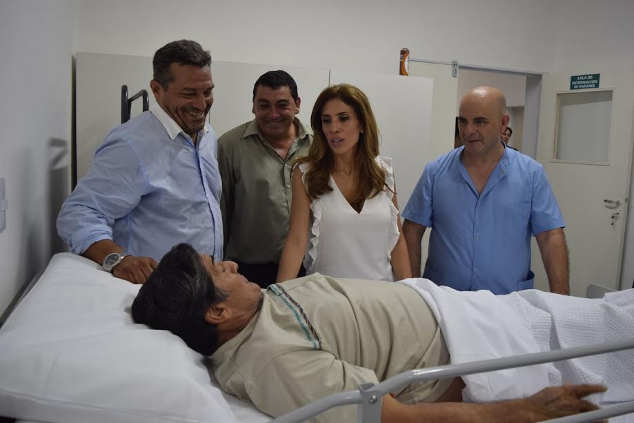 Habilitan un nuevo edificio de salud y entregan viviendas en Santos Lugares