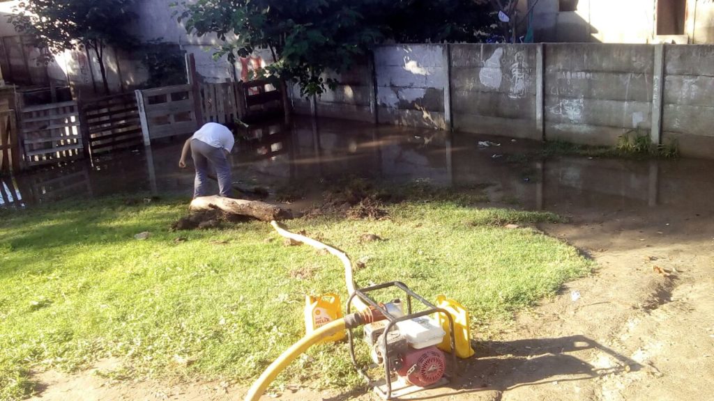 La comuna continúa con trabajos de desagote en los barrios afectados por las lluvias