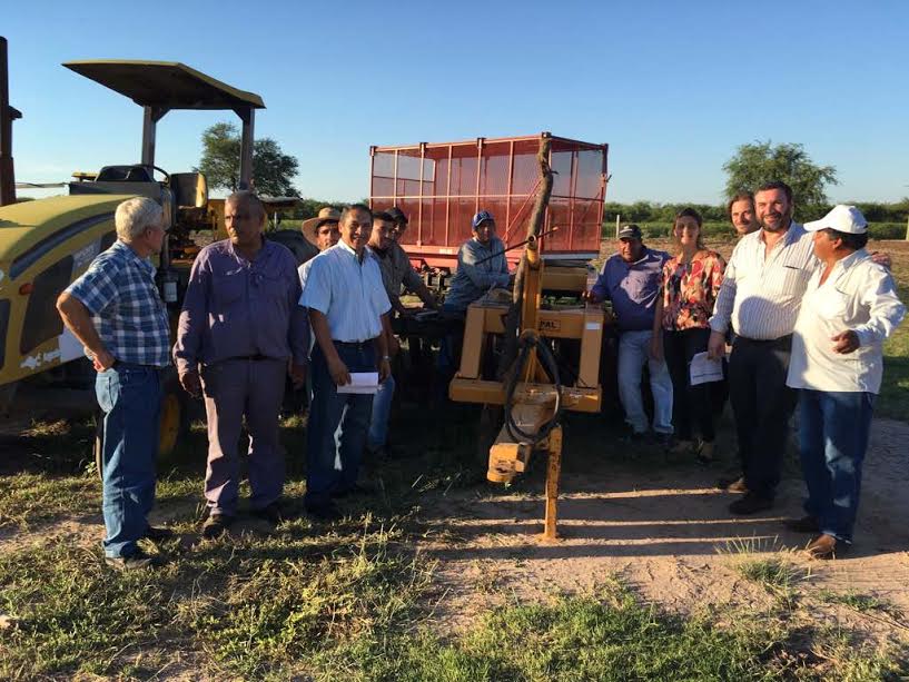 Capacitan a jóvenes para operar tractores y rastras