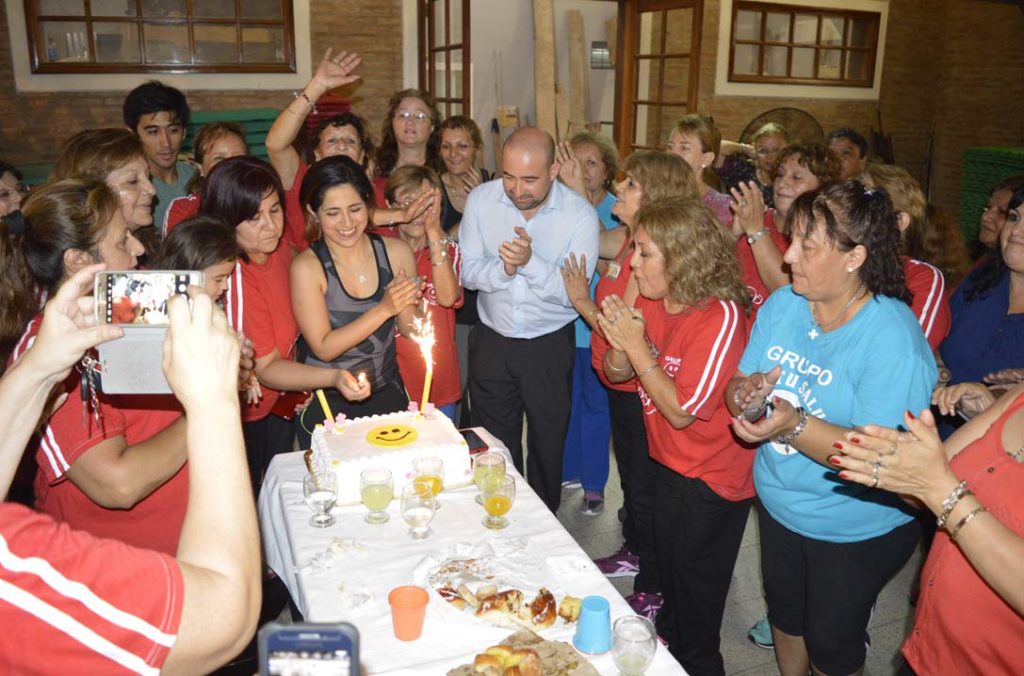 El grupo de gimnasia “Por tu Salud” festejó sus 11 años con el intendente Mirolo como invitado especial El grupo de gimnasia “Por tu Salud” festejó sus 11 años con el intendente Mirolo como invitado especial