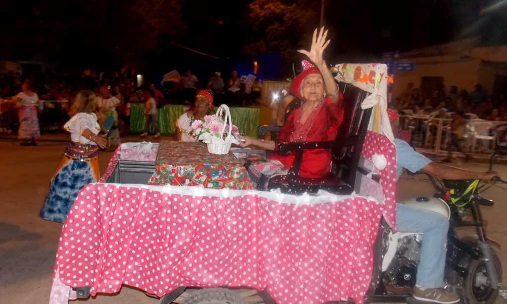 Más de diez mil personas disfrutaron de los Corsos de la Familia en la ciudad de Clodomira