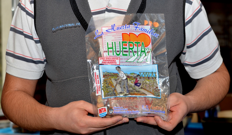 Invitan a beneficiarios del Pro Huerta a retirar semillas de otoño-invierno