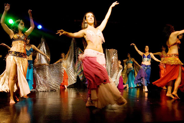La Dársena abre un espacio para las danzas árabes