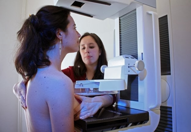 La Dársena se suma a la lucha contra el cáncer de mamas y de útero