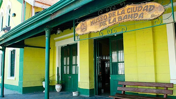 Clases de Danzas Folclóricas en el Museo Lázaro Criado Clases de Danzas Folclóricas en el Museo Lázaro Criado