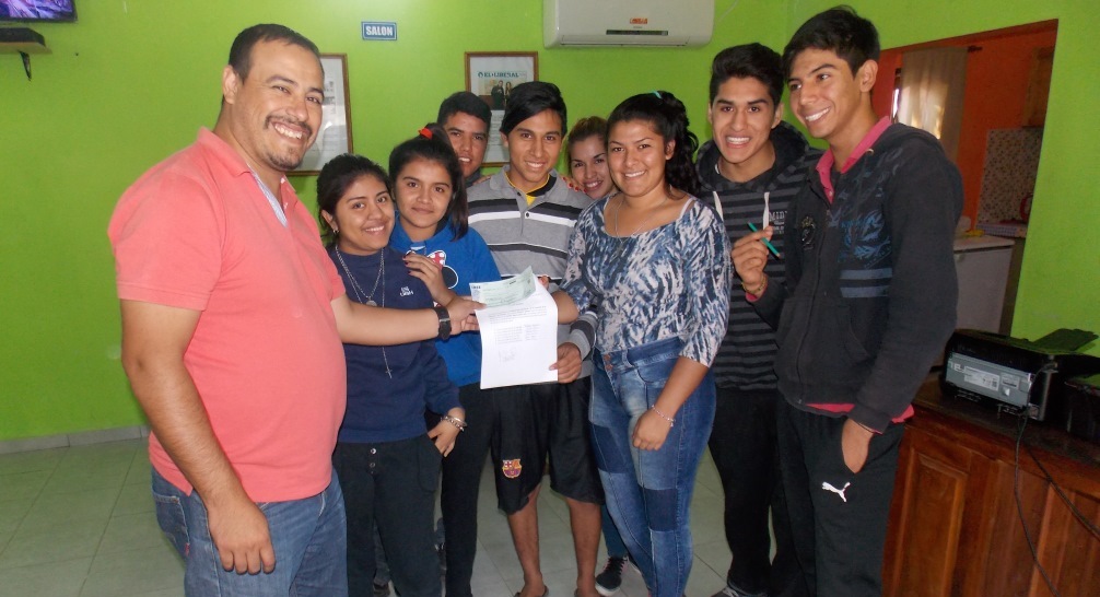 Entregan subsidio a alumnos del Colegio Secundario San Ramón
