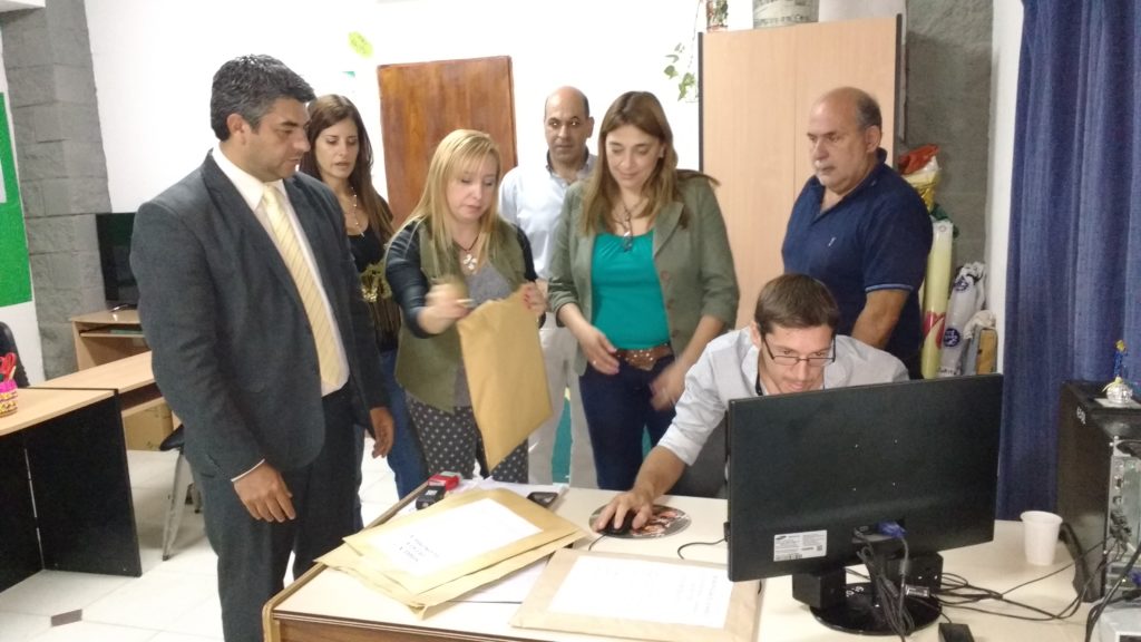 Licitan la compra de artículos para proveer a las instituciones educativas municipales