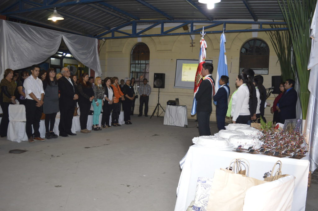 Autoridades municipales participaron en el acto del Colegio Secundario  “Los Pinos”
