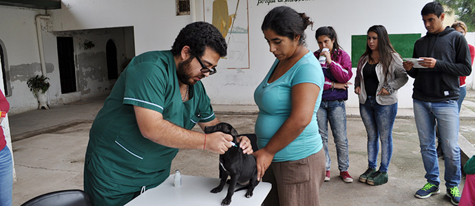 Sanidad Animal de la comuna también trabaja en la zona de inundaciones