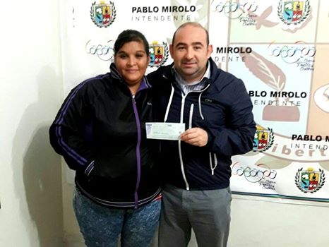 Mirolo entregó una ayuda económica a una madre de dos niños con epilepsia Mirolo entregó una ayuda económica a una madre de dos niños con epilepsia