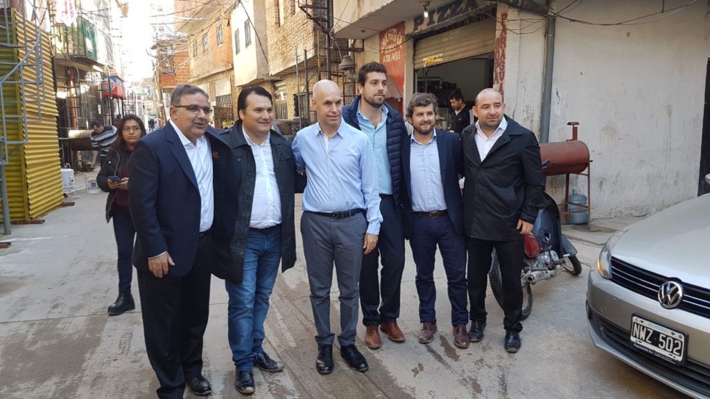 Mirolo participa en la Villa 31 de un intercambio de experiencias con intendentes de distintas provincias