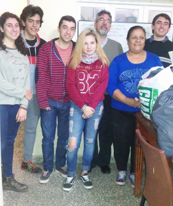 El CIC agradece a la iglesia ortodoxa San Jorge por la donación de ropa y calzados