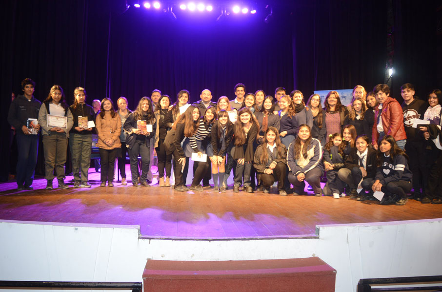 El Colegio Jesús El Maestro se quedó con el primer premio del III Concurso Literario “Mentes santiagueñas”